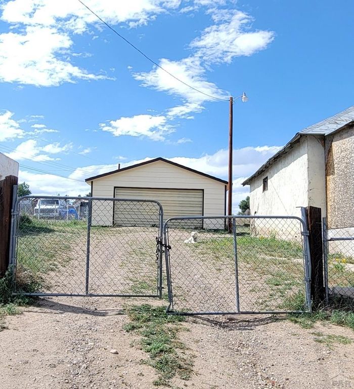 620 W 4th St, Walsenburg, CO 81089