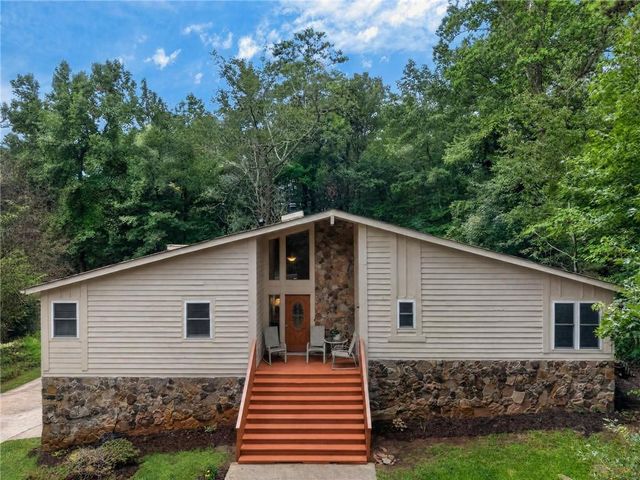 6715 Live Oak Lane, Douglasville, GA 30135