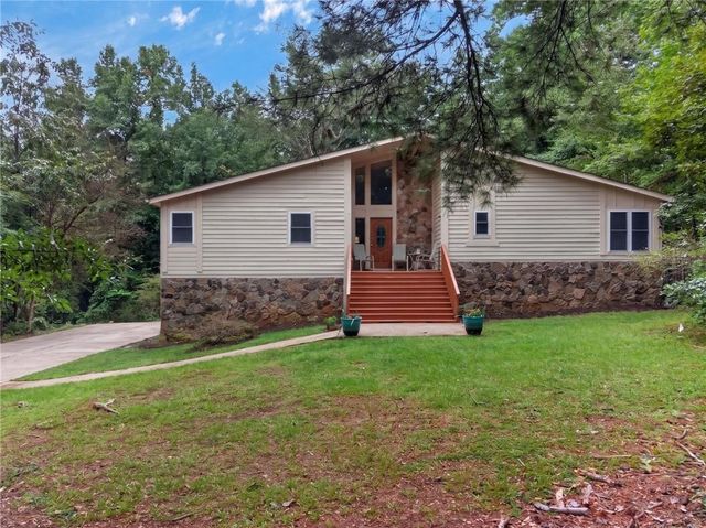 6715 Live Oak Lane, Douglasville, GA 30135