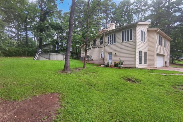 6715 Live Oak Lane, Douglasville, GA 30135