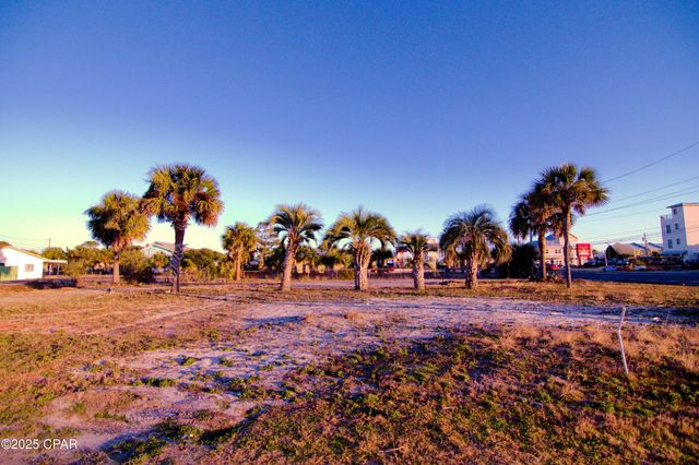 8226 Thomas Drive, Panama City, FL 32408