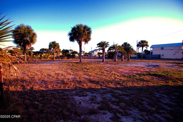 8226 Thomas Drive, Panama City, FL 32408