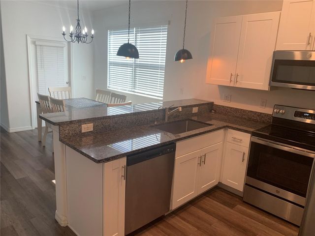 6930 RIPPLE POND LOOP, Zephyrhills, FL 33541