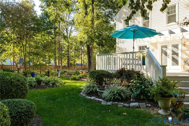 8601 Burroughs Ct, Chesterfield, VA 23235