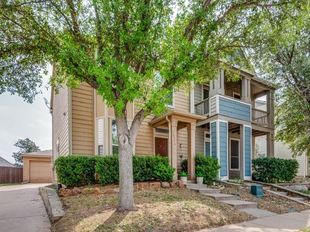 10716 Astor Drive, Fort Worth, TX 76244