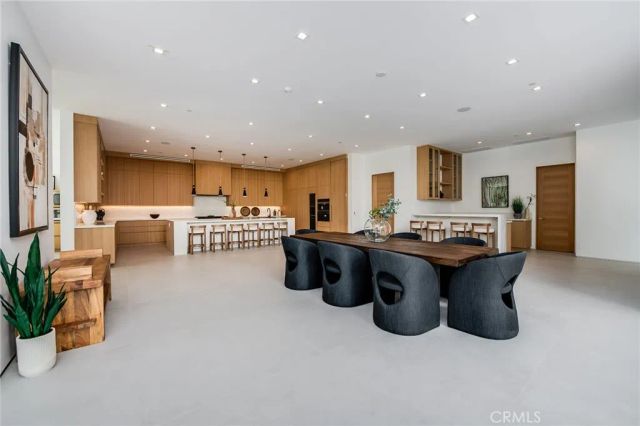 4930 Palomar Drive, Tarzana, CA 91356