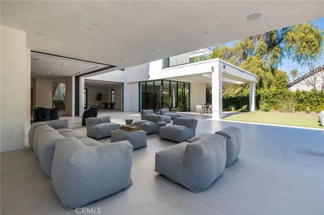 4930 Palomar Drive, Tarzana, CA 91356