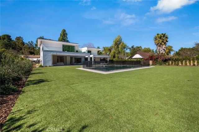 4930 Palomar Drive, Tarzana, CA 91356