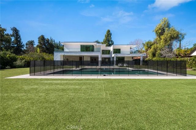 4930 Palomar Drive, Tarzana, CA 91356