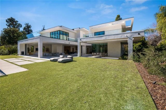 4930 Palomar Drive, Tarzana, CA 91356