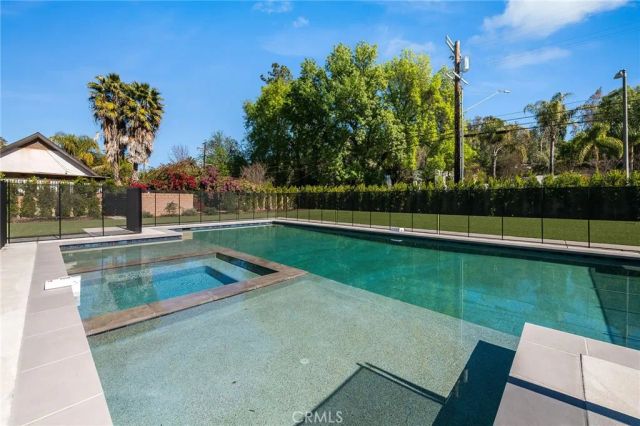 4930 Palomar Drive, Tarzana, CA 91356