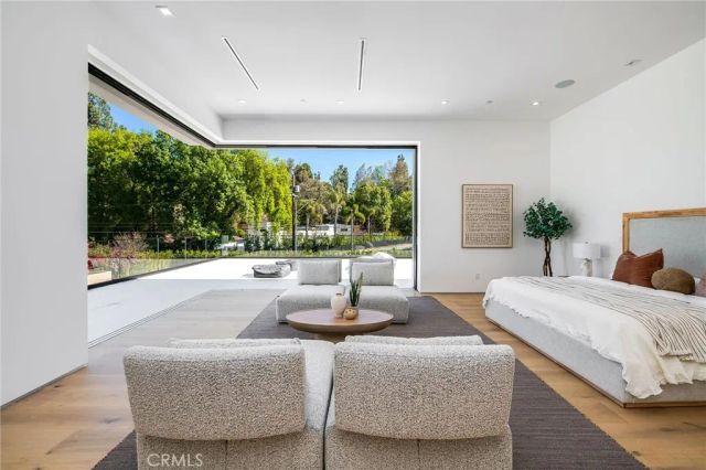 4930 Palomar Drive, Tarzana, CA 91356