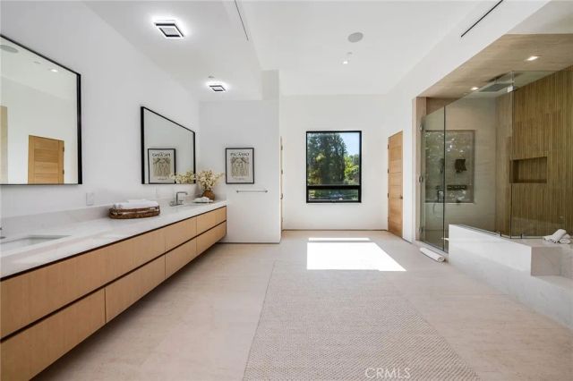 4930 Palomar Drive, Tarzana, CA 91356
