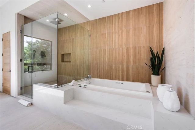 4930 Palomar Drive, Tarzana, CA 91356