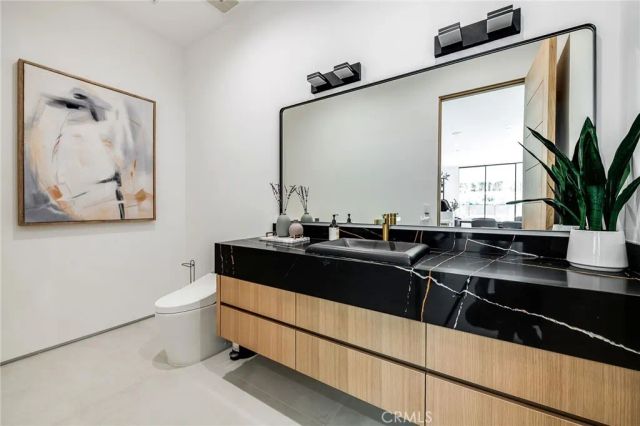 4930 Palomar Drive, Tarzana, CA 91356