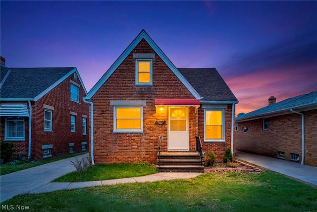 3202 Parklane Drive, Parma, OH 44134