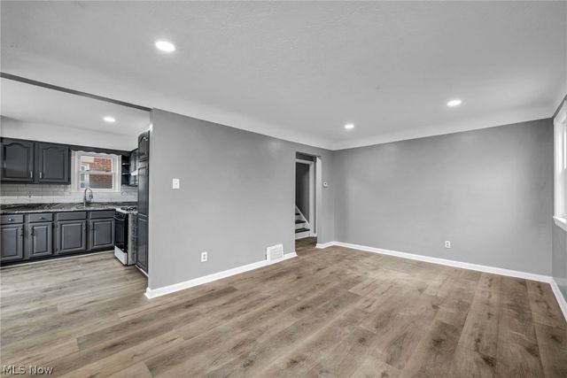 3202 Parklane Drive, Parma, OH 44134