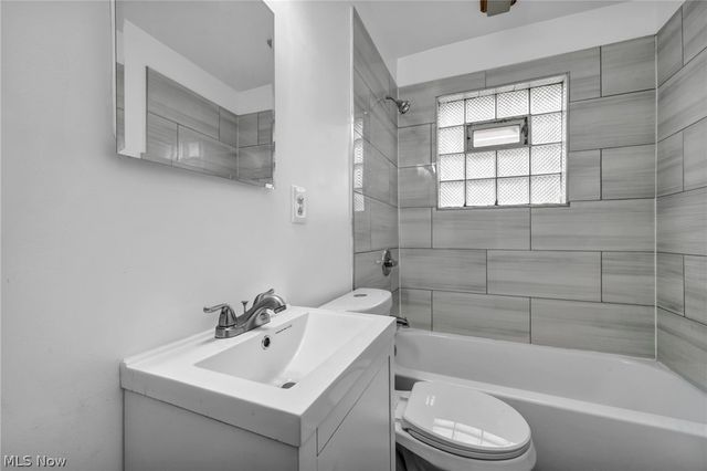 3202 Parklane Drive, Parma, OH 44134