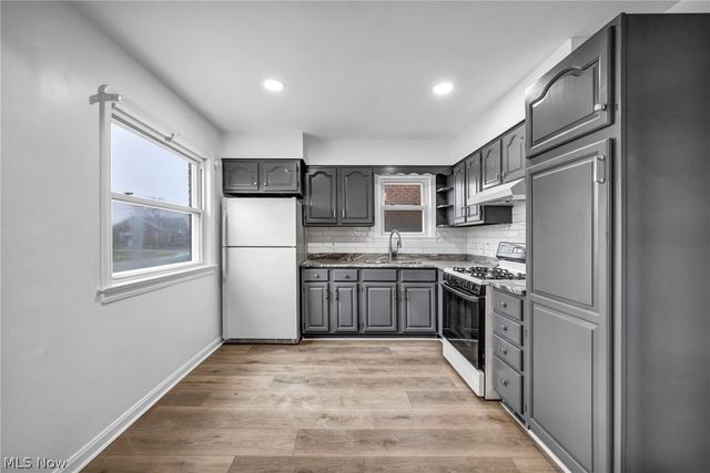 3202 Parklane Drive, Parma, OH 44134