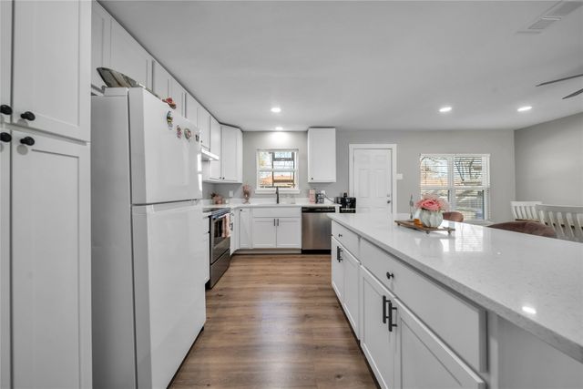 9255 Palisade Drive, Dallas, TX 75217