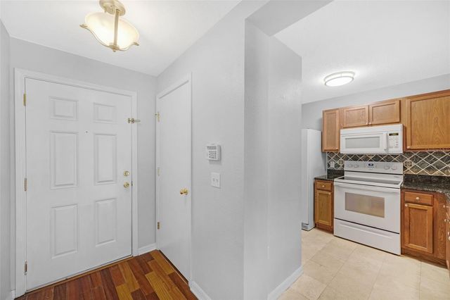 6928 HAWTHORNE TRACE LANE, Riverview, FL 33578