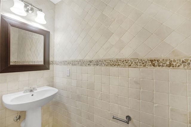 6928 HAWTHORNE TRACE LANE, Riverview, FL 33578