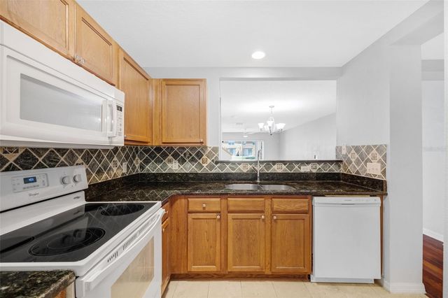 6928 HAWTHORNE TRACE LANE, Riverview, FL 33578