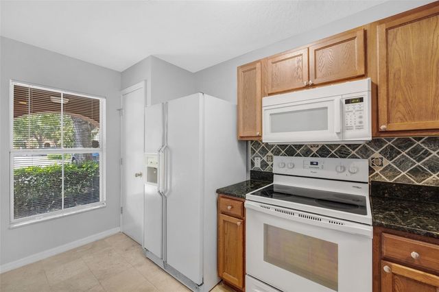 6928 HAWTHORNE TRACE LANE, Riverview, FL 33578