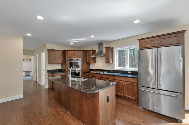 142 Worcester Road, Hollis, NH 03049