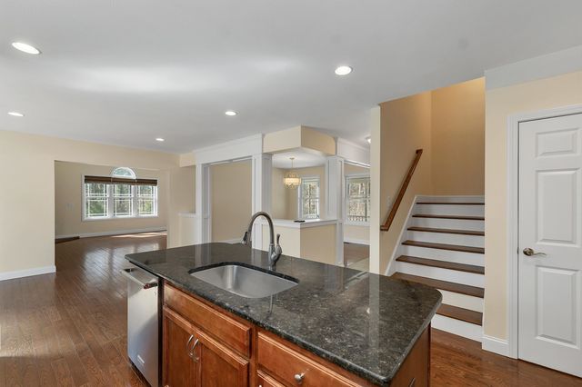 142 Worcester Road, Hollis, NH 03049