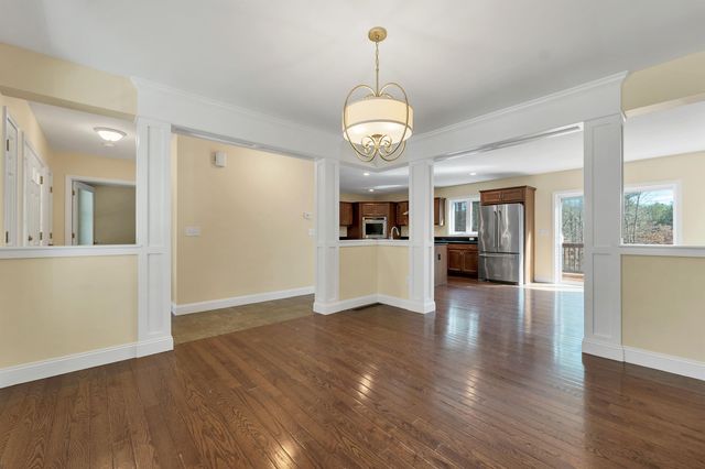 142 Worcester Road, Hollis, NH 03049