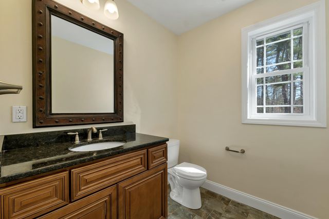 142 Worcester Road, Hollis, NH 03049