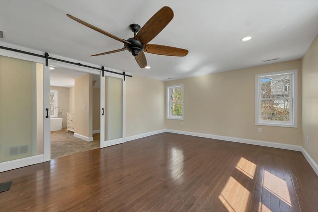 142 Worcester Road, Hollis, NH 03049