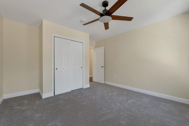 142 Worcester Road, Hollis, NH 03049