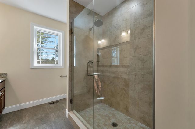 142 Worcester Road, Hollis, NH 03049