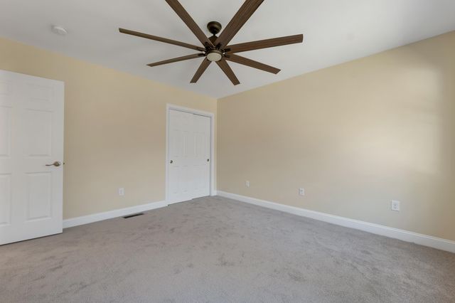 142 Worcester Road, Hollis, NH 03049