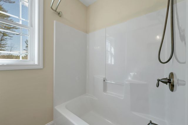 142 Worcester Road, Hollis, NH 03049