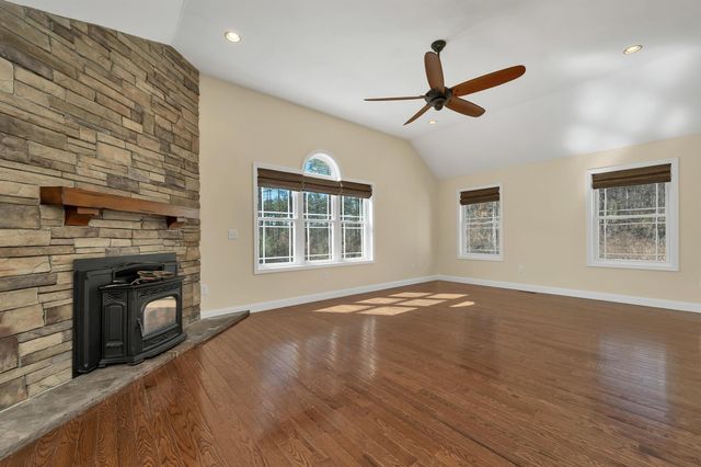 142 Worcester Road, Hollis, NH 03049