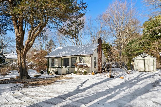 424 Main Street, Quiogue, NY 11978