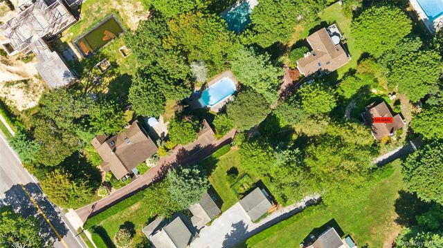 424 Main Street, Quiogue, NY 11978