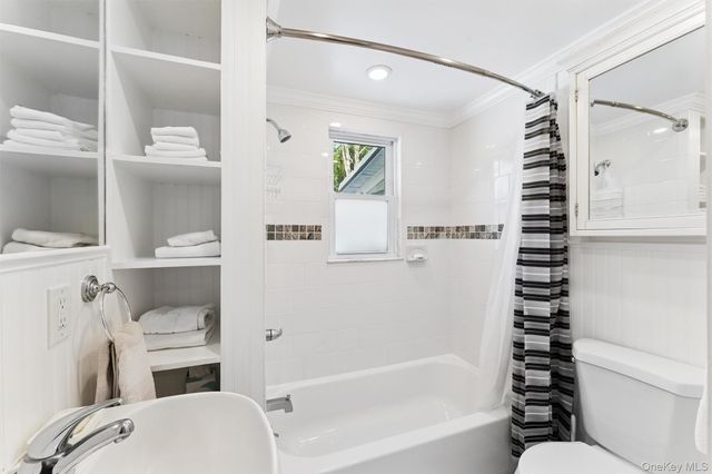 424 Main Street, Quiogue, NY 11978