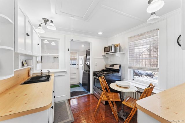 424 Main Street, Quiogue, NY 11978