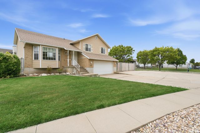 1315 W 1900 S, Woods Cross, UT 84087