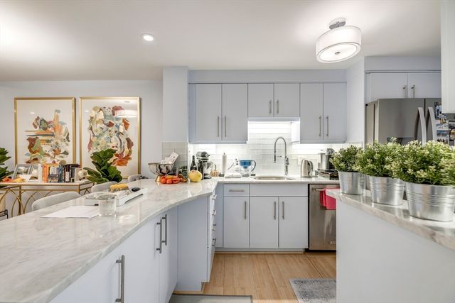 183-185A Massachusetts Ave 602, Boston, MA 02115