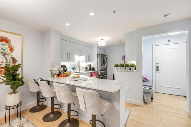 183-185A Massachusetts Ave 602, Boston, MA 02115