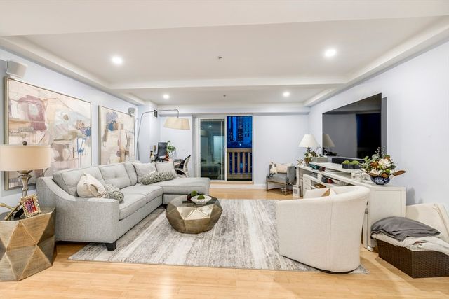 183-185A Massachusetts Ave 602, Boston, MA 02115