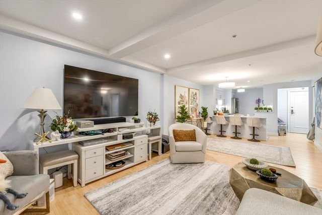 183-185A Massachusetts Ave 602, Boston, MA 02115