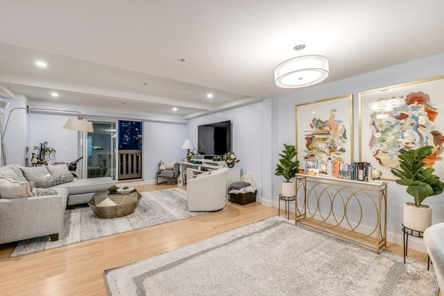 183-185A Massachusetts Ave 602, Boston, MA 02115