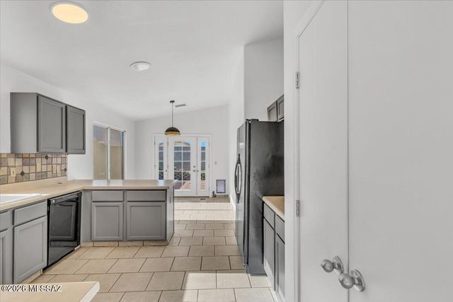 7828 S Lauder Street, Tucson, AZ 85747