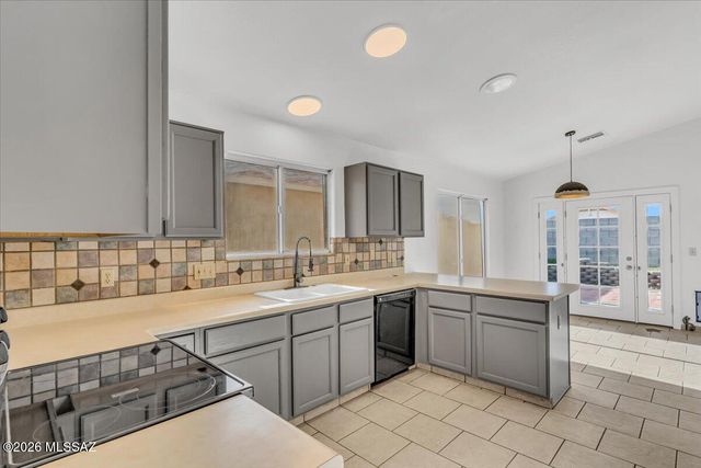 7828 S Lauder Street, Tucson, AZ 85747
